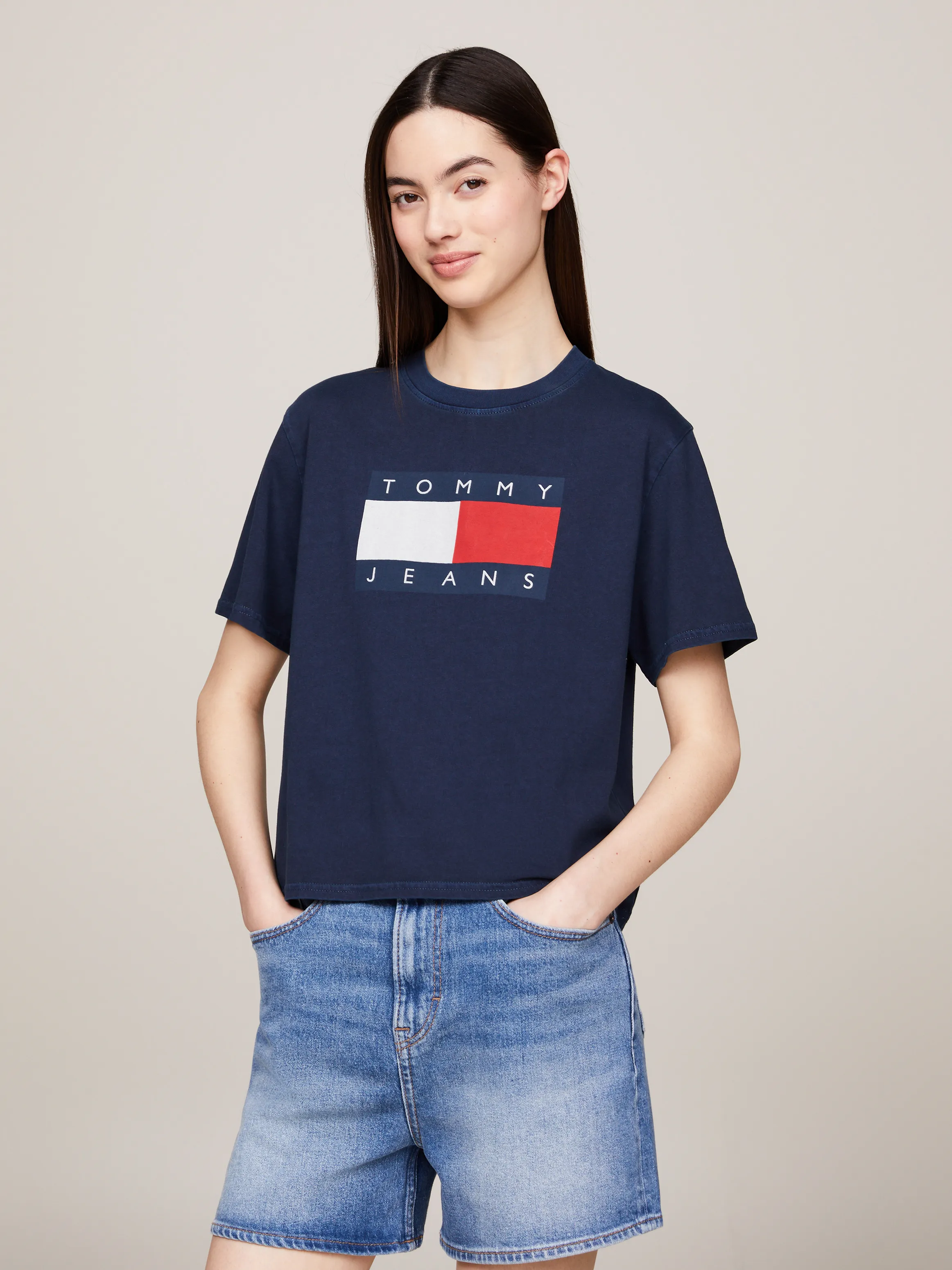 Flag Badge Boxy Fit T-Shirt | T-Shirts | Tommy Jeans